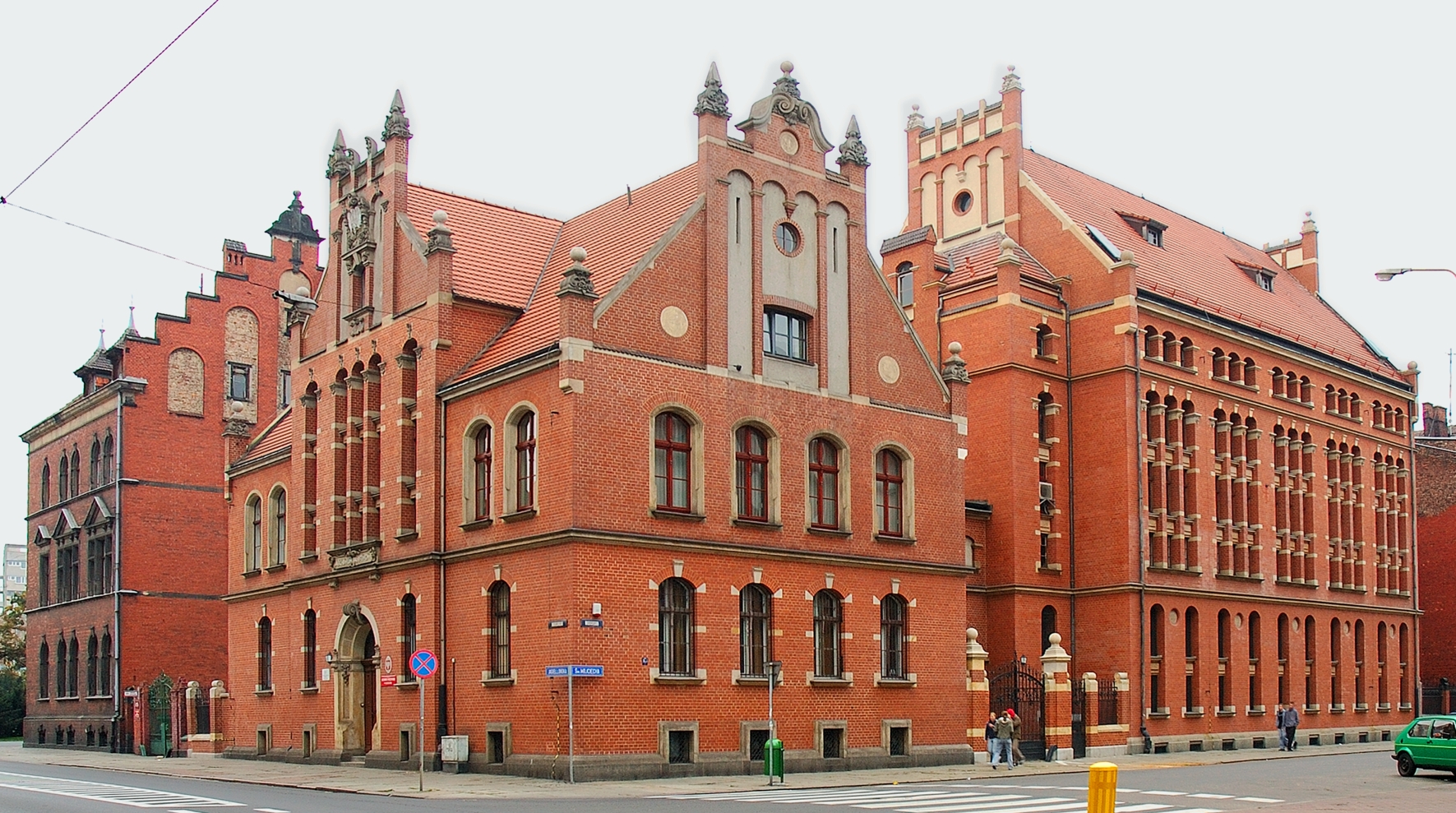 Kameralne zwiedzanie Archiwum Państwowego w Szczecinie dla miłośników historii